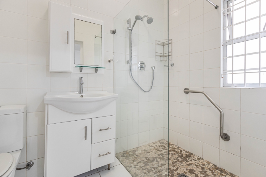 To Let 3 Bedroom Property for Rent in Green Point Western Cape